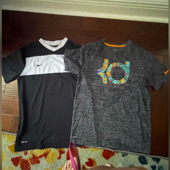 Nike lot of 2 shirts size Med. - Picture 2 of 4